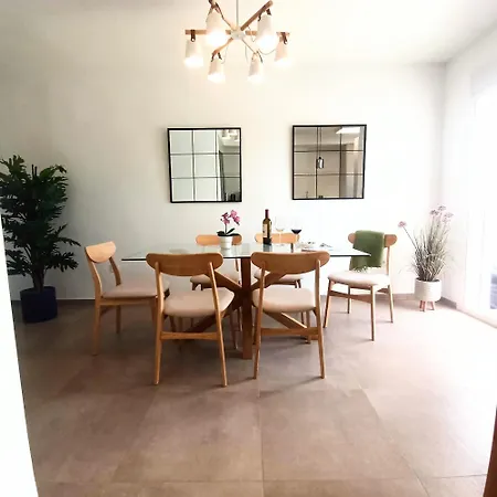E1 Desk Private Patio Terrace Barbecue Villa *