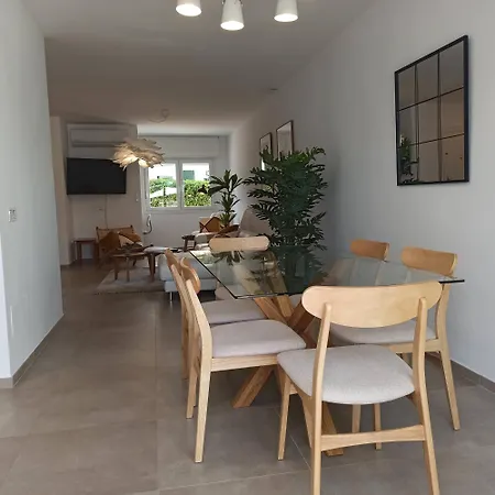 E1 Desk Private Patio Terrace Barbecue *